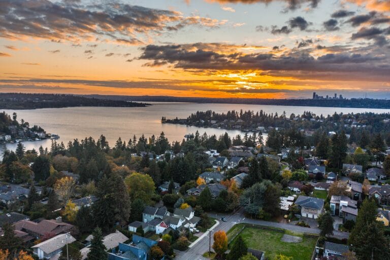 A visual of a neighborhood in Washington State during sunset
